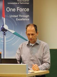 Prof. Katrašnik erörtert zukünftige Entwicklungspotentiale von PEFC. © TU Austria Abb_3_b